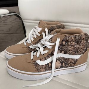 Vans snake skin. Brand new never worn. 8.5